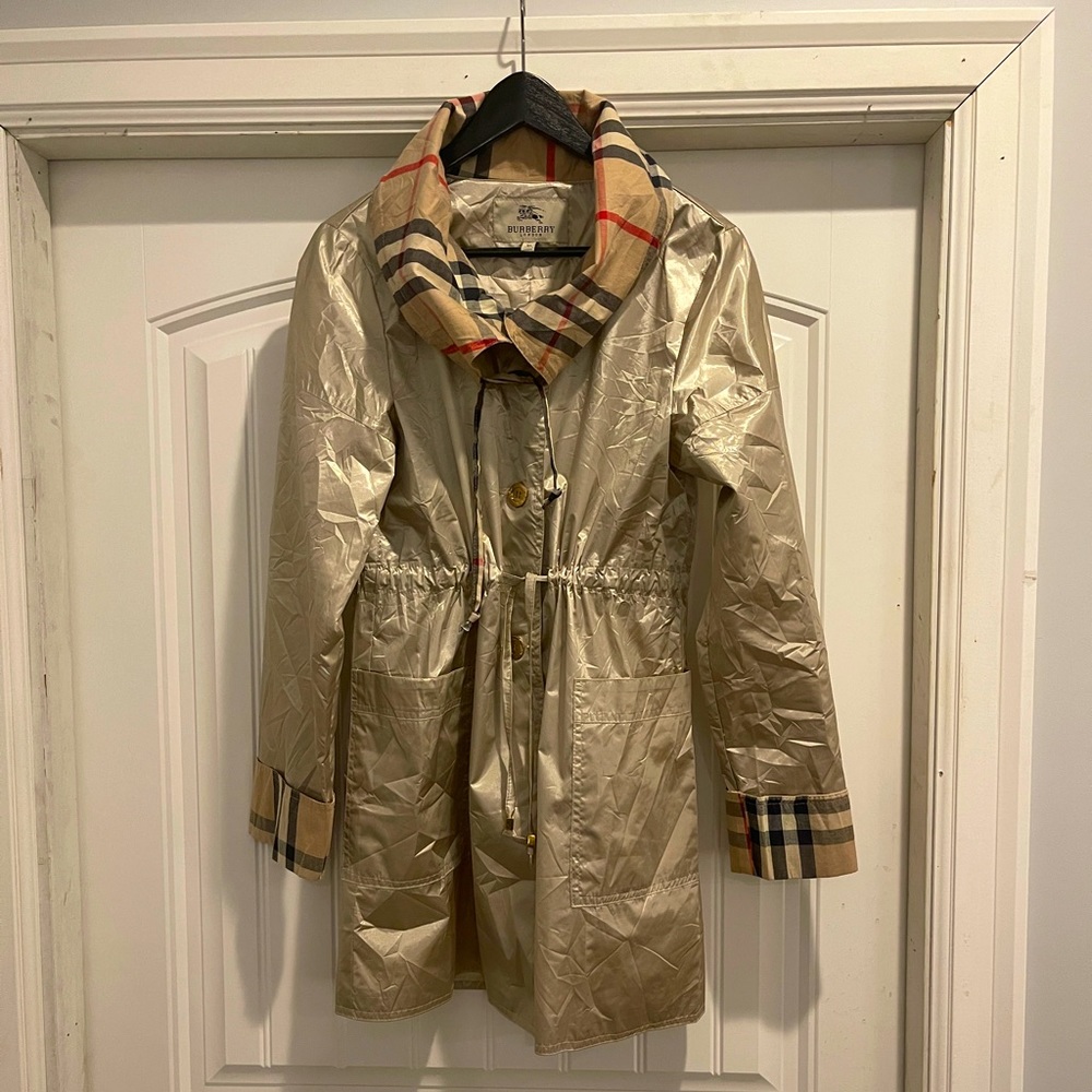 Burberry lightweight rain jacket